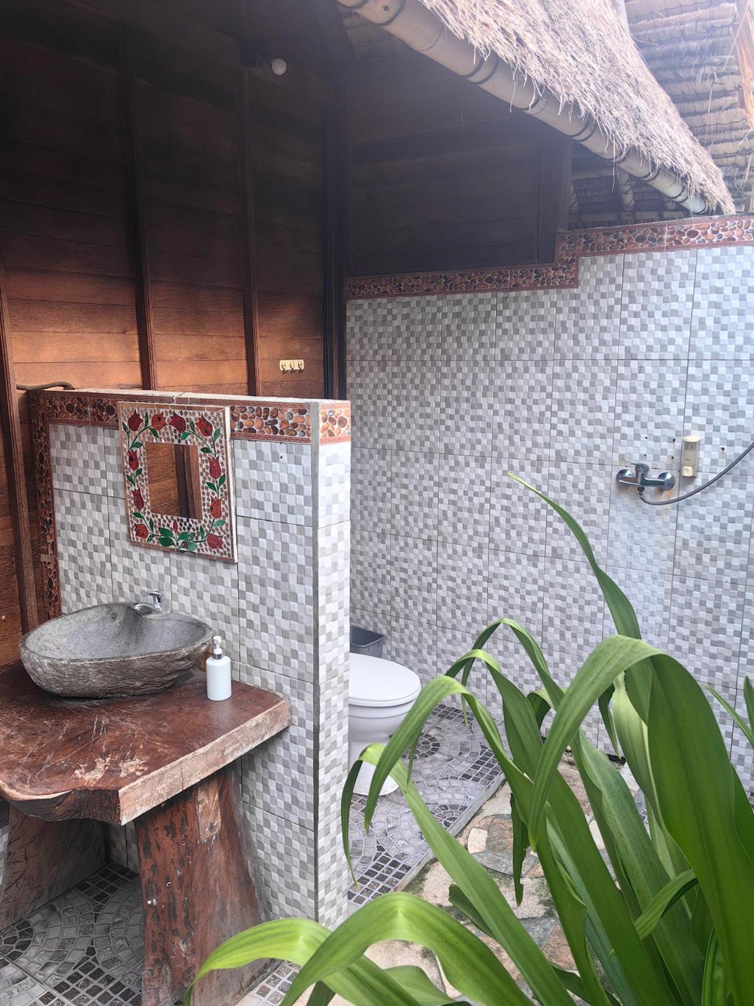เดอะ ดาฟิช เจนิงัน Hotel Ceningan Island ภายนอก รูปภาพ